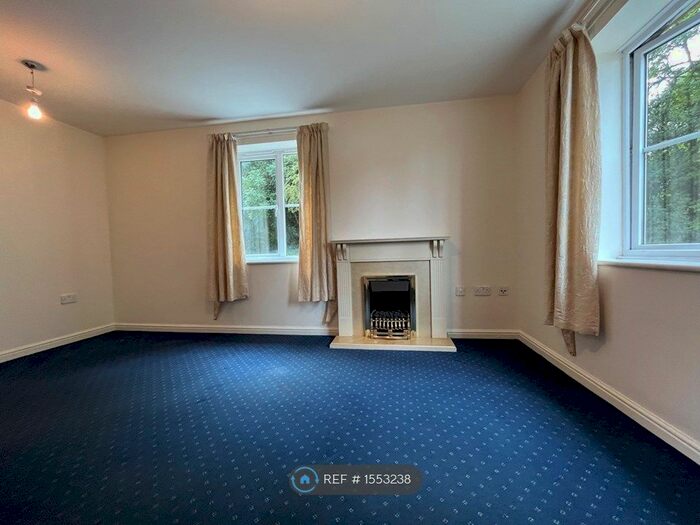 2 Bedroom Flat To Rent In Victoria Court, Leeds, LS15