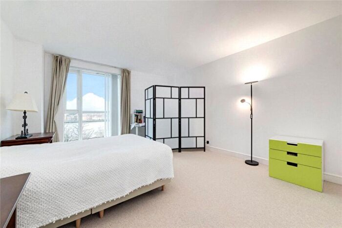 2 Bedroom Flat To Rent In Eaton House, Westferry Circus, E14