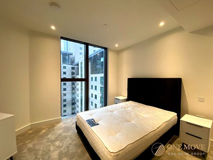 2 Bedroom Flat For Sale In Marsh Wall, Harcourt Tower, E14