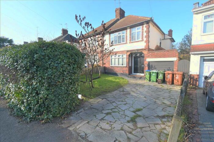 3 Bedroom Property To Rent In Park Crescent, Erith, DA8