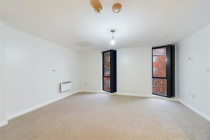 1 Bedroom Apartment For Sale In Kings Road, Reading, Berkshire, RG1