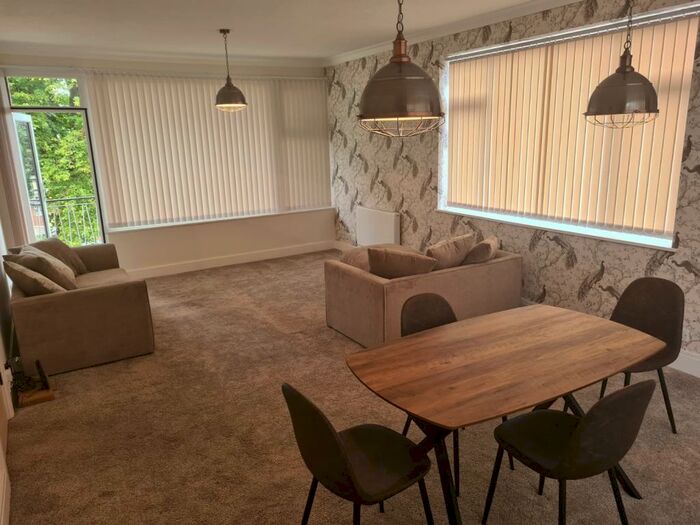 3 Bedroom Flat To Rent In Seymour Gardens, Four Oaks, Sutton Coldfield, B74