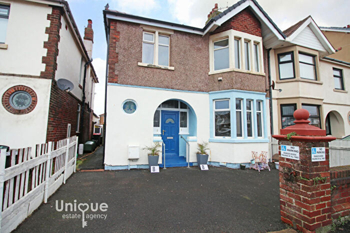 2 Bedroom Flat For Sale In Kingsway, Thornton-Cleveleys, FY5
