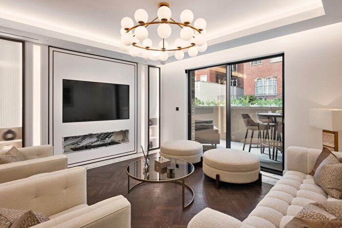 2 Bedroom Flat For Sale In Three Kings Yard, London, W1K