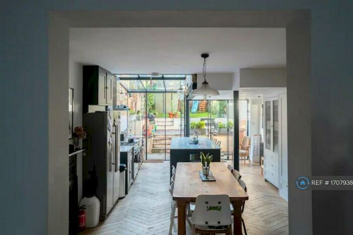 5 Bedroom Terraced House To Rent In Dunlace Road, London, E5