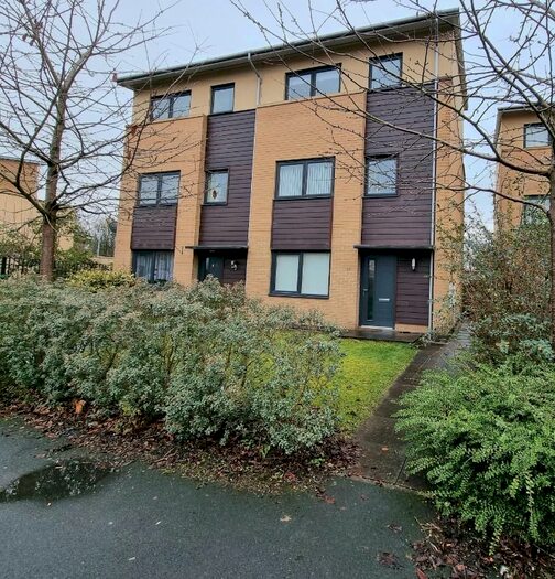 4 Bedroom Town House To Rent In Brackendale, Halton Brook, Runcorn WA7