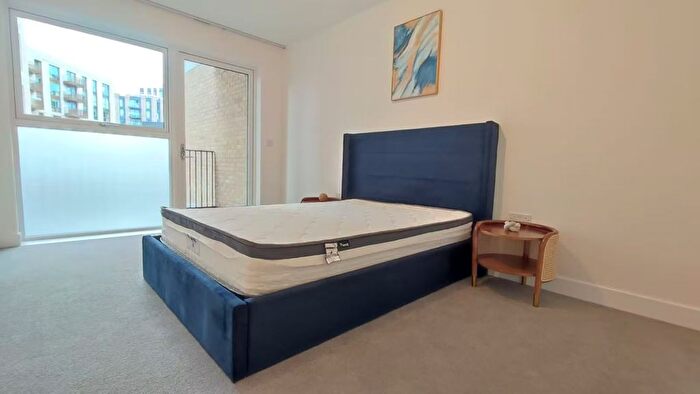 2 Bedroom Flat To Rent In Exchange Gardens, London, SW8