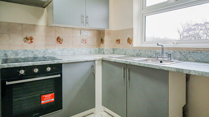 3 Bedroom Flat To Rent In Leasow Drive, Birmingham, B15