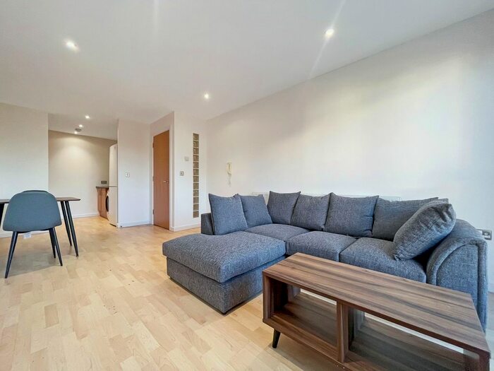 1 Bedroom Flat To Rent In Balmoral Place, Brewery Wharf, Leeds City Centre, LS10