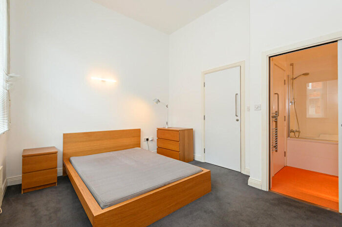 2 Bedroom Apartment For Sale In No Dock Street, LS10