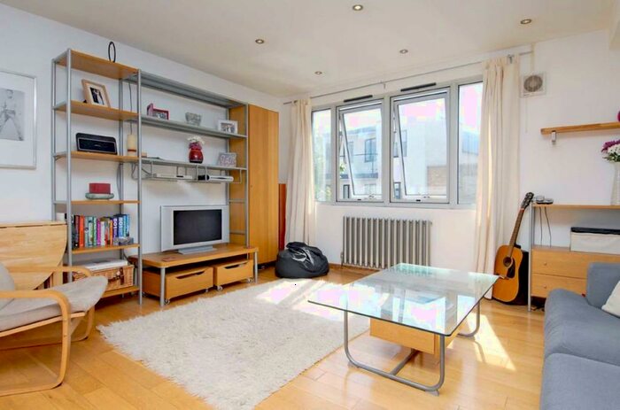 1 Bedroom Flat To Rent In Bedford Hill, Balham, SW12