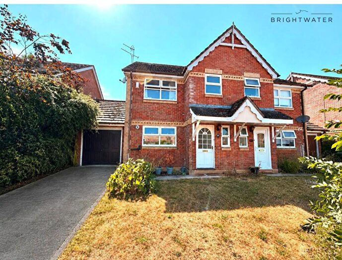 3 Bedroom Semi-Detached House To Rent In Lin Brook Drive, Ringwood, BH24