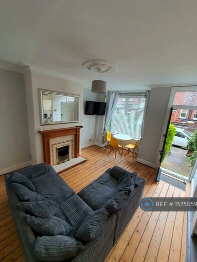 3 Bedroom Terraced House To Rent In Trelawn Place, Leeds, LS6