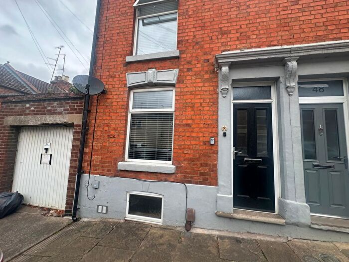 2 Bedroom Property To Rent In Brook Street, Northampton, NN1