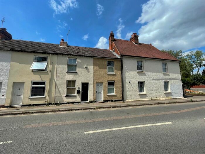 2 Bedroom Terraced House To Rent In Victoria Road, Bletchley, Milton Keynes, MK2