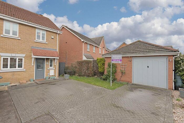 3 Bedroom End Of Terrace House For Sale In Signal Close, Henlow, SG16