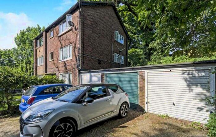 1 Bedroom Flat To Rent In Wrights Hill, Southampton, SO19