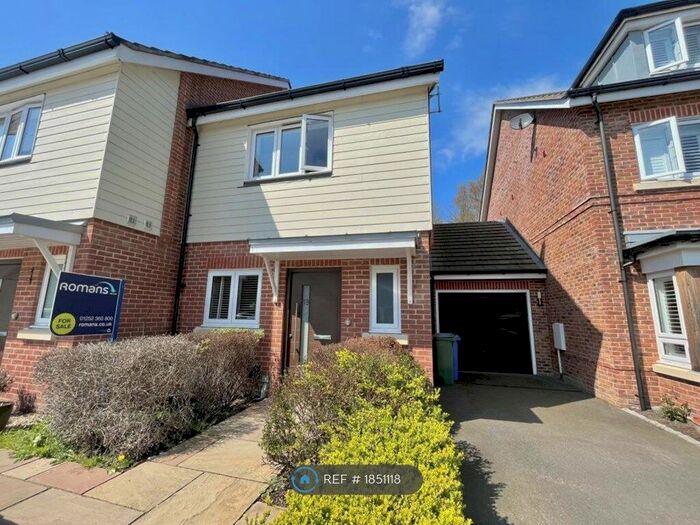 2 Bedroom End Of Terrace House To Rent In Teaseltun, Fleet, GU51