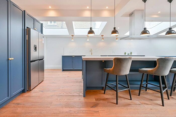 5 Bedroom Terraced House For Sale In Wormholt Road, Shepherd's Bush, London, W12