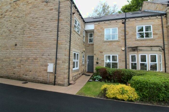 2 Bedroom Flat To Rent In Salters Garden, Pudsey, LS28