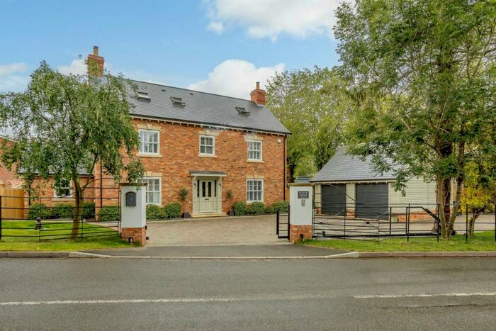 5 Bedroom Detached House For Sale In High Street, Yelvertoft, Northampton, NN6