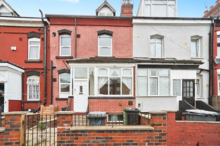 2 Bedroom Terraced House For Sale In Strathmore Street, Leeds, LS9