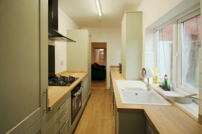 3 Bedroom Terraced House To Rent In Ivy Road, West End, Leicester, LE3