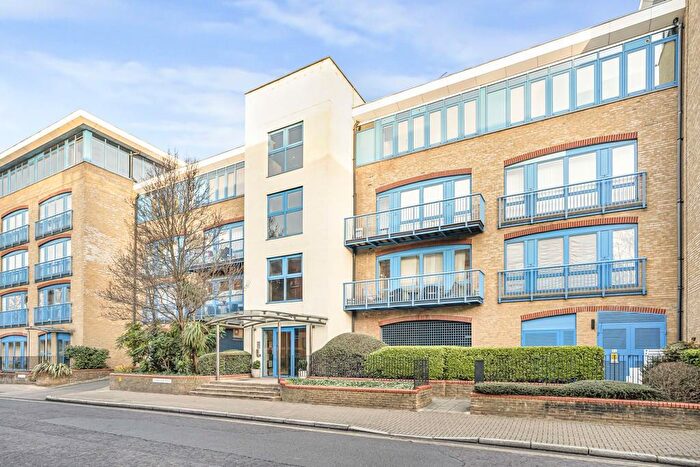 2 Bedroom Apartment To Rent In Rotherhithe Street, London, SE16