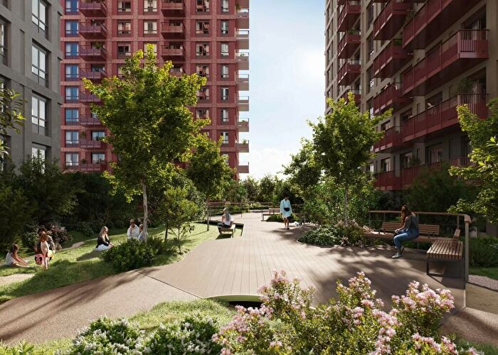 2 Bedroom Flat For Sale In Peninsula Gardens, Greenwich Peninsula, London, SE10