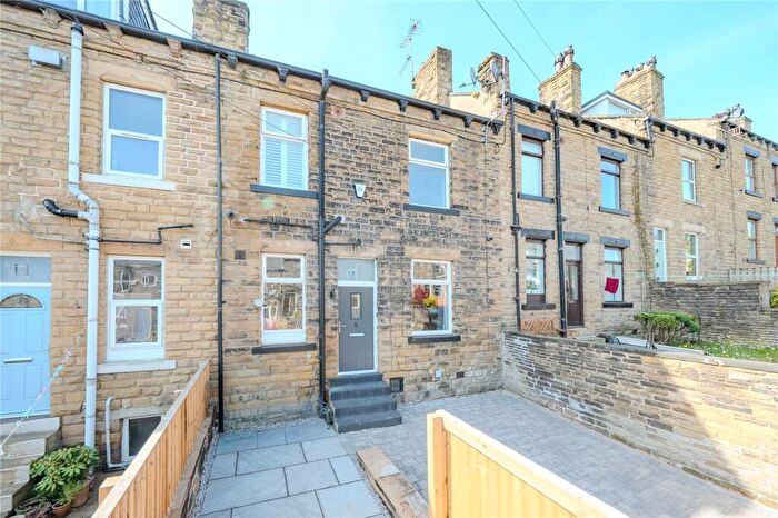 2 Bedroom Terraced House For Sale In Gladstone Street, Farsley, Pudsey, West Yorkshire, LS28