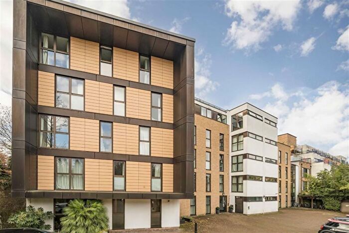 1 Bedroom Flat To Rent In Carter House, London, SW11