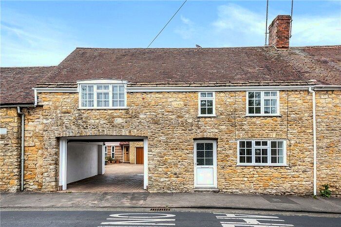 3 Bedroom Terraced House To Rent In Lower Acreman Street, Sherborne, DT9