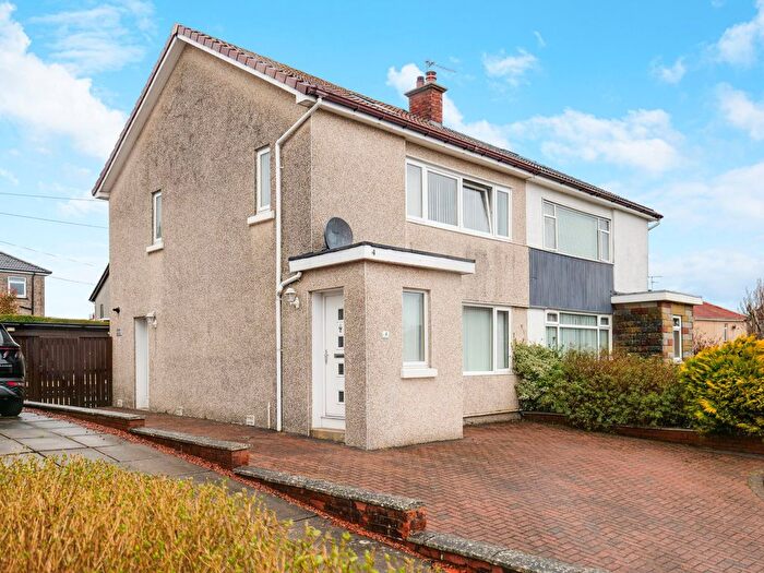 3 Bedroom Semi Detached House For Sale In Dunrobin Avenue, Elderslie, Johnstone, Renfrewshire, PA5