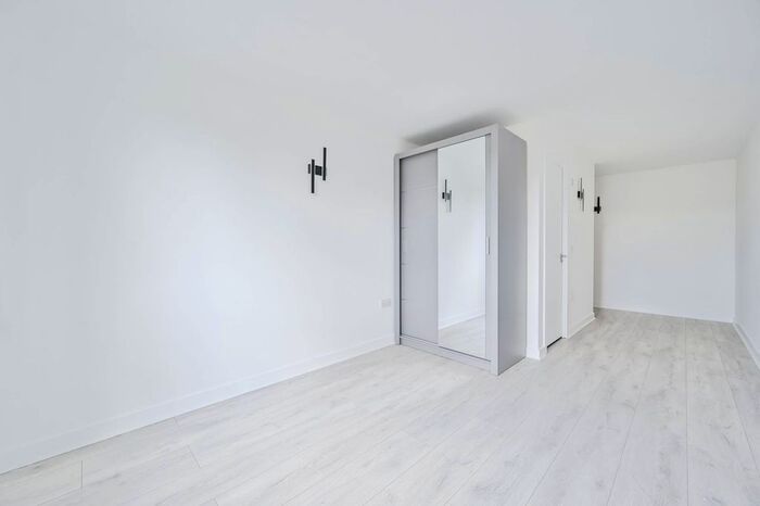 2 Bedroom Flat To Rent In Deals Gateway, Deptford, London, SE13