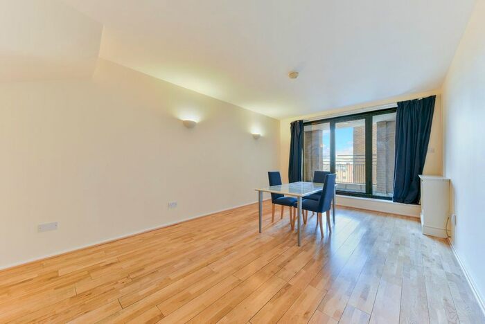 2 Bedroom Flat To Rent In Cromwell Road, London, SW7