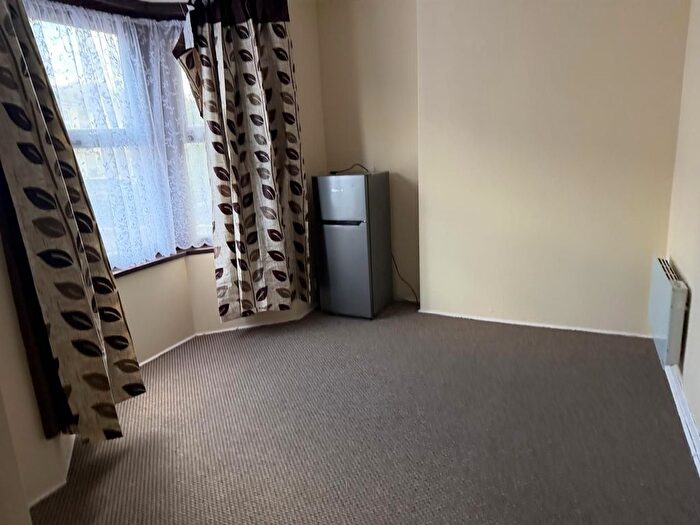 1 Bedroom Flat To Rent In Flat, King Edward Street, Slough, SL1