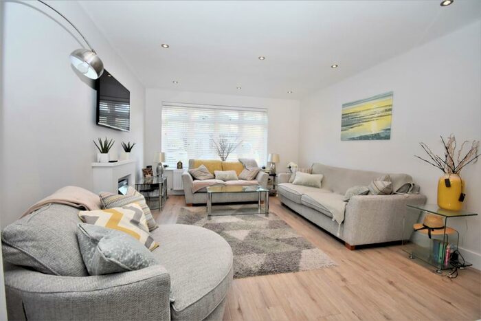 3 Bedroom Semi-Detached House To Rent In St. Johns Road Sidcup, DA14