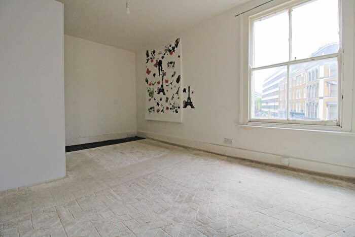 2 Bedroom Flat To Rent In Shepherdess Walk, London, N1