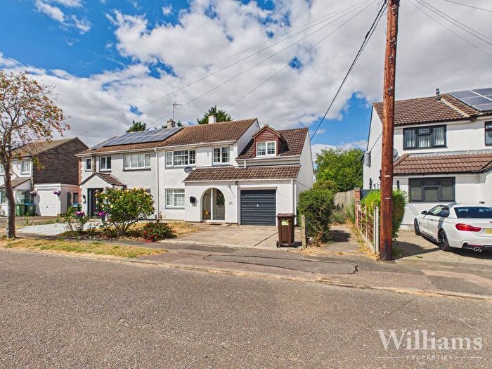 5 Bedroom Semi-Detached House To Rent In Ivinghoe View, Aylesbury, HP20