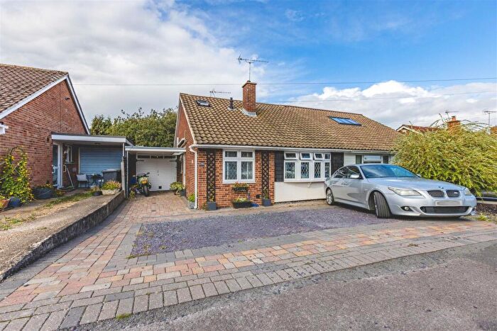 3 Bedroom House For Sale In Hayse Hill, Windsor, SL4