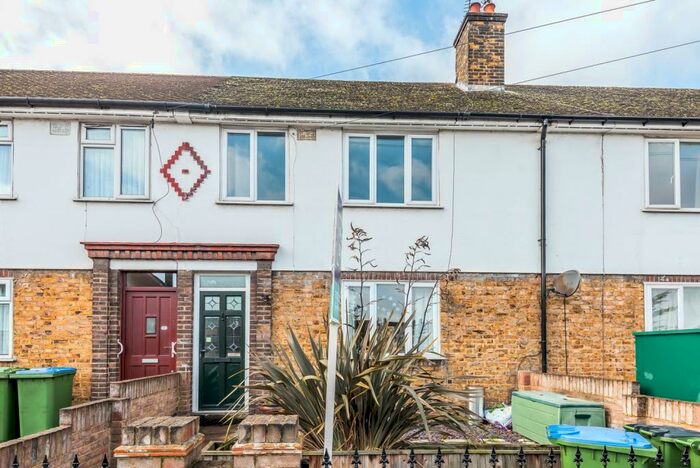 3 Bedroom Terraced House To Rent In Bramhope Lane London, SE7