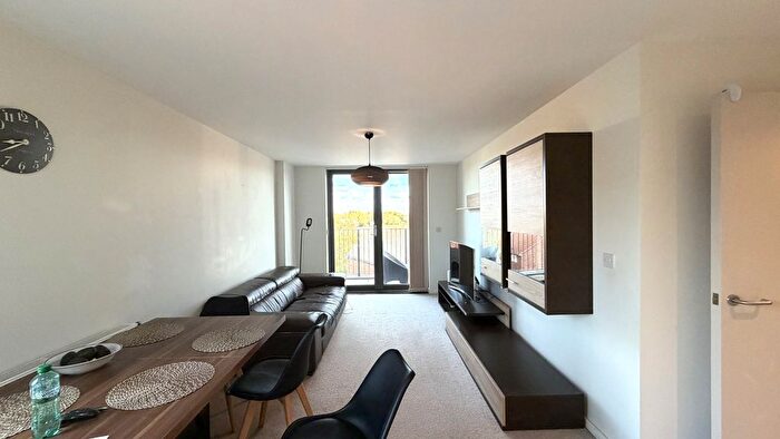 2 Bedroom Flat To Rent In Exeter Road, London, E16