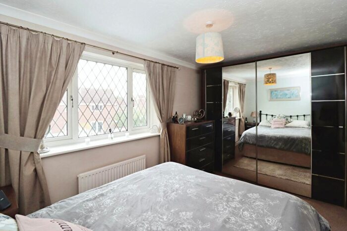 3 Bedroom End Of Terrace House For Sale In Goodwood Gardens, Downend, Bristol, BS16