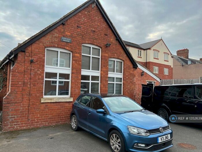 2 Bedroom Flat To Rent In Lincoln House, Rugby, CV22