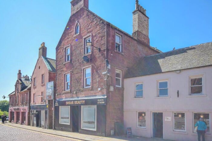 1 Bedroom Flat To Rent In High Street, Kirriemuir, Angus, DD8