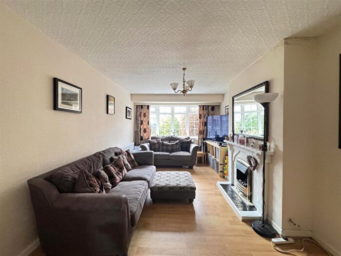 2 Bedroom Semi-Detached Bungalow For Sale In Richmond Crescent, Mossley, OL5