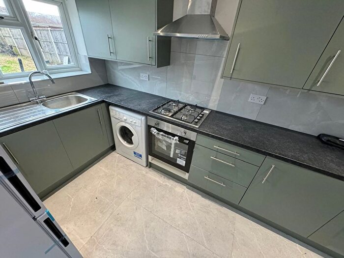 4 Bedroom Semi-Detached House To Rent In Brabazon Road, Hounslow, TW5