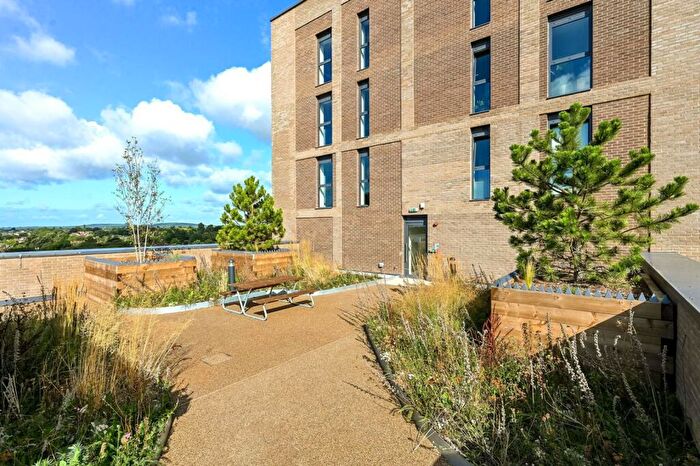 2 Bedroom Flat To Rent In Carter House, Maidenhead, SL6