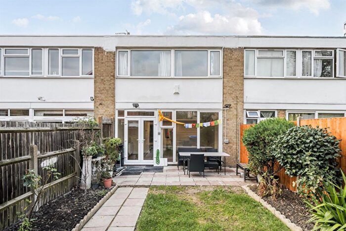 4 Bedroom Terraced House For Sale In Styles Gardens, London, SW9