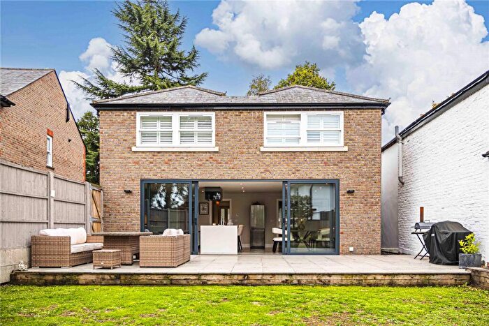 3 Bedroom Detached House For Sale In Leverstock Green Road, Leverstock Green, Hemel Hempstead, Hertfordshire, HP3